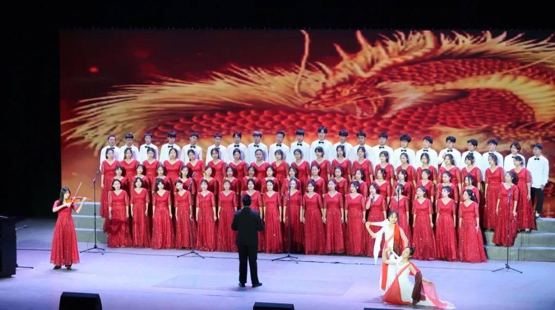 王俊凯在《我和我的家乡》这部剧中饰演什么样的角色？游戏画面