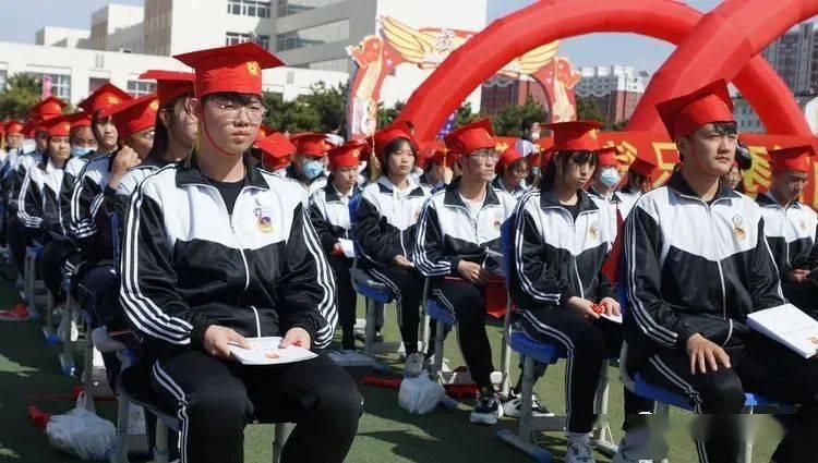 动漫少女DIY冰淇淋